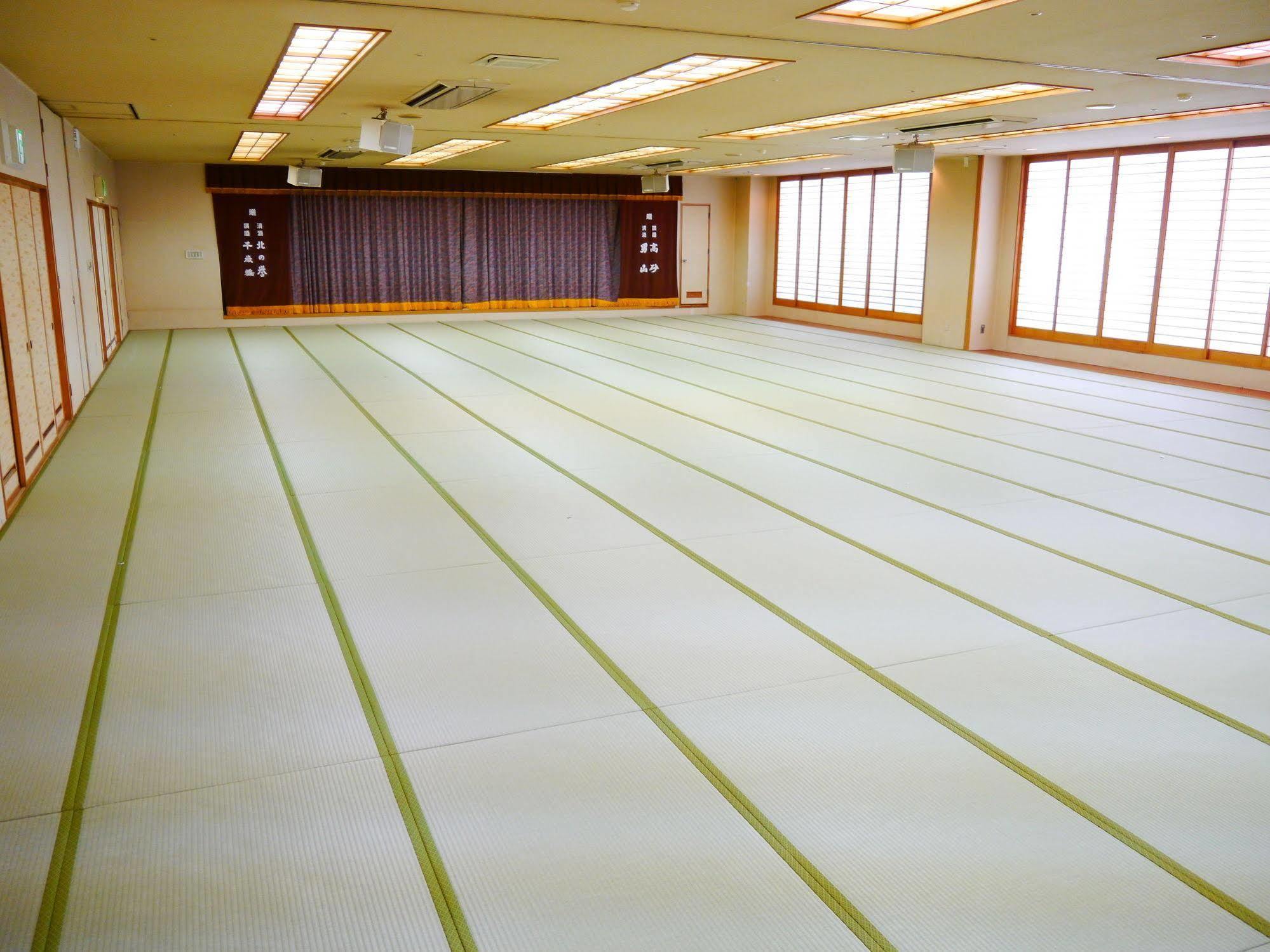 公园山酒店 上富良野町 外观 照片